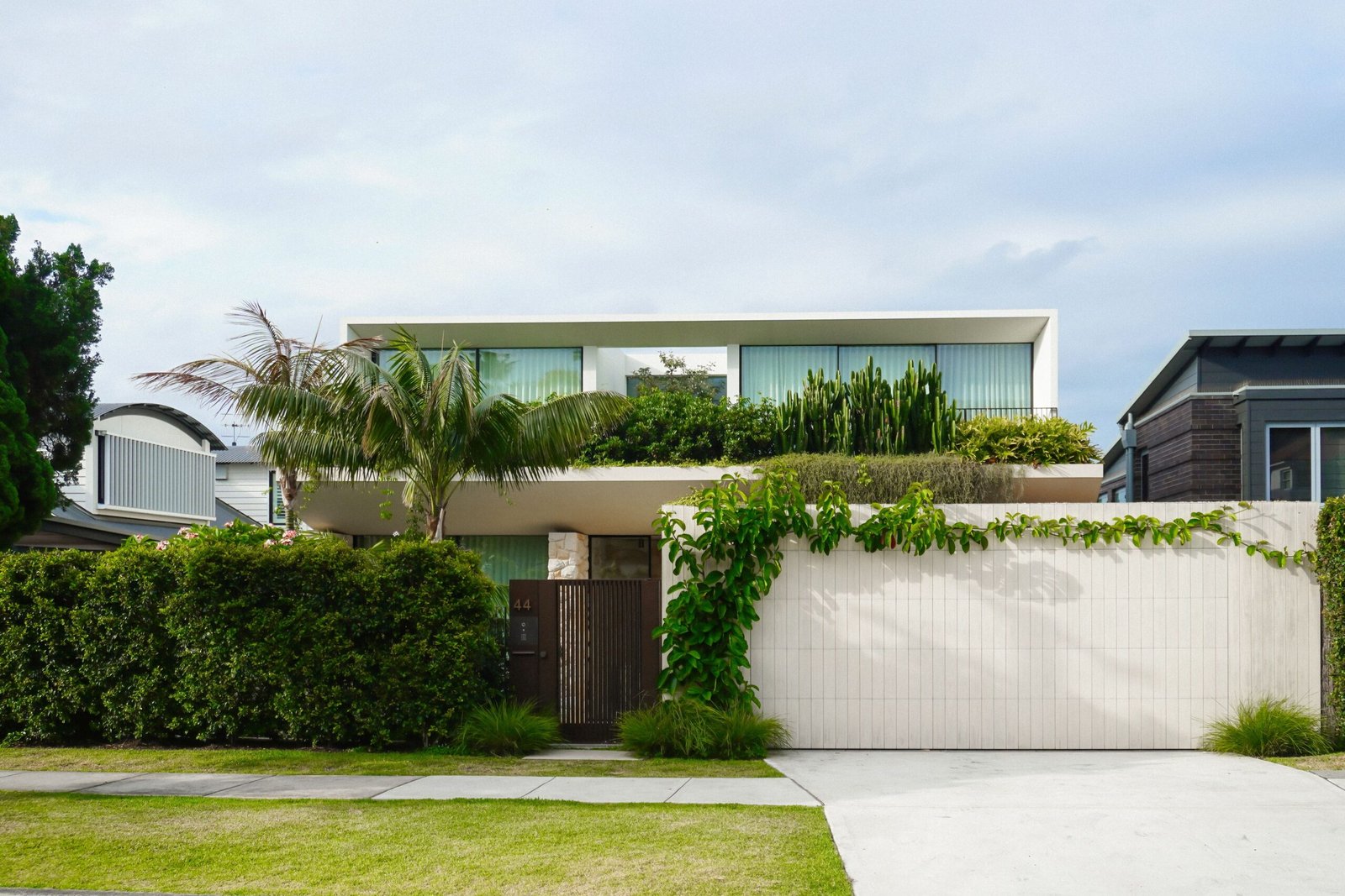 Modern Tropical Residence